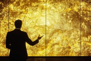 سعر الذهب يسجل رقماً قياسياً جديداً يتجاوز 4100 دولار