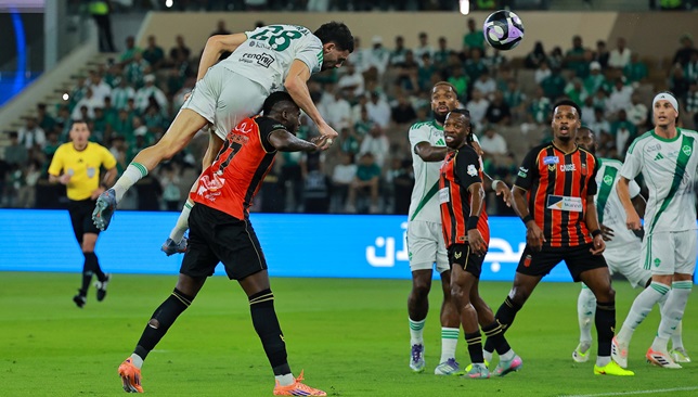 سيناريو جنوني يُسقط الأهلي في فخ التعادل مع الرياض.. فيديو - سبورت 360