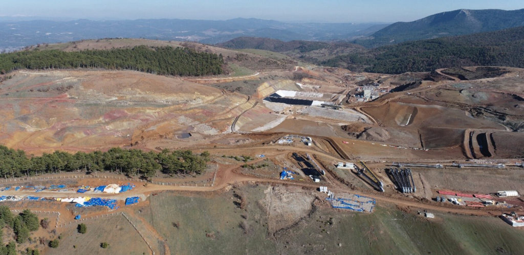 شركة أريانا ريسورسز تقترب من بدء الإنتاج في منجم الذهب