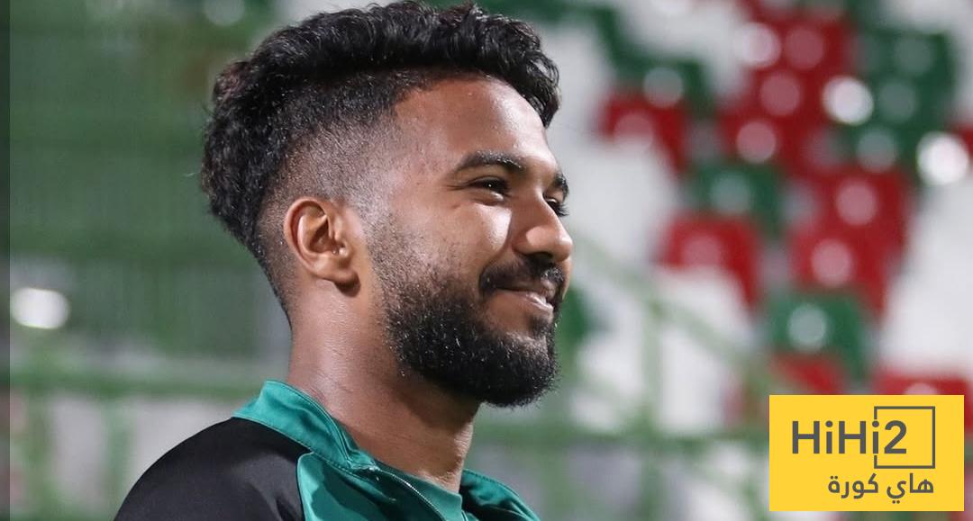 صورة : الكشف عن الورقة المجهولة التي منحها الهلال لخالد الغنام!