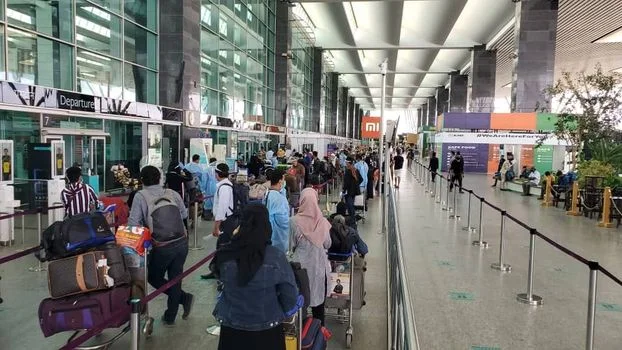 عقوبات قاسية تهدد حياة آلاف اليمنيين ما هي أهم خطوات