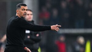 قبل مواجهة الهلال، كونسيساو يستبعد 4 لاعبين من تشكيلة اتحاد جدة | كووورة