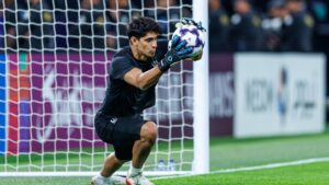 ياسين بونو: اللعب في الأرجنيوزين حلم قديم يراودني، لكن! | كووورة