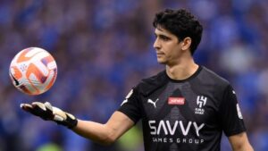 ياسين بونو يوافق على تمديد عقده مع نادي الهلال السعودي