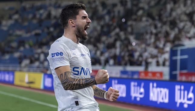 الهلال ينجح في تجديد عقد نيفيز حتى 2028 بمزايا خاصة - سبورت 360