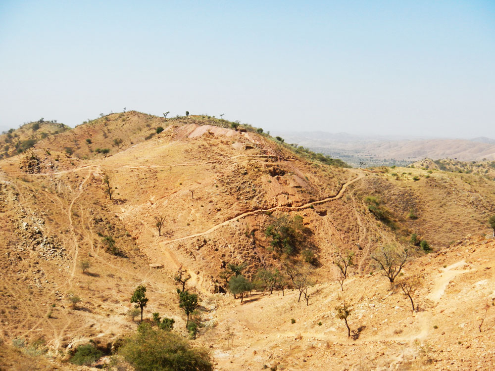تقرير مواقع المعادن في شرق أفريقيا تواجه التعدين غير القانوني