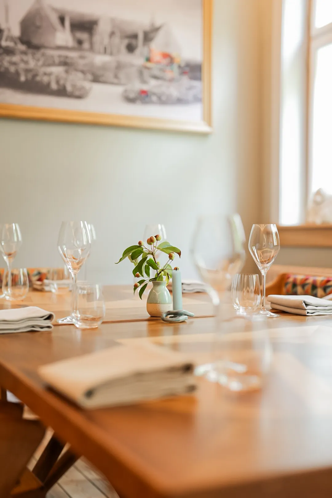 مطعم موطا من الطاهي كلاوس هنريksen يقع في حديقة آنبرغ الثقافية في أودشيريد.