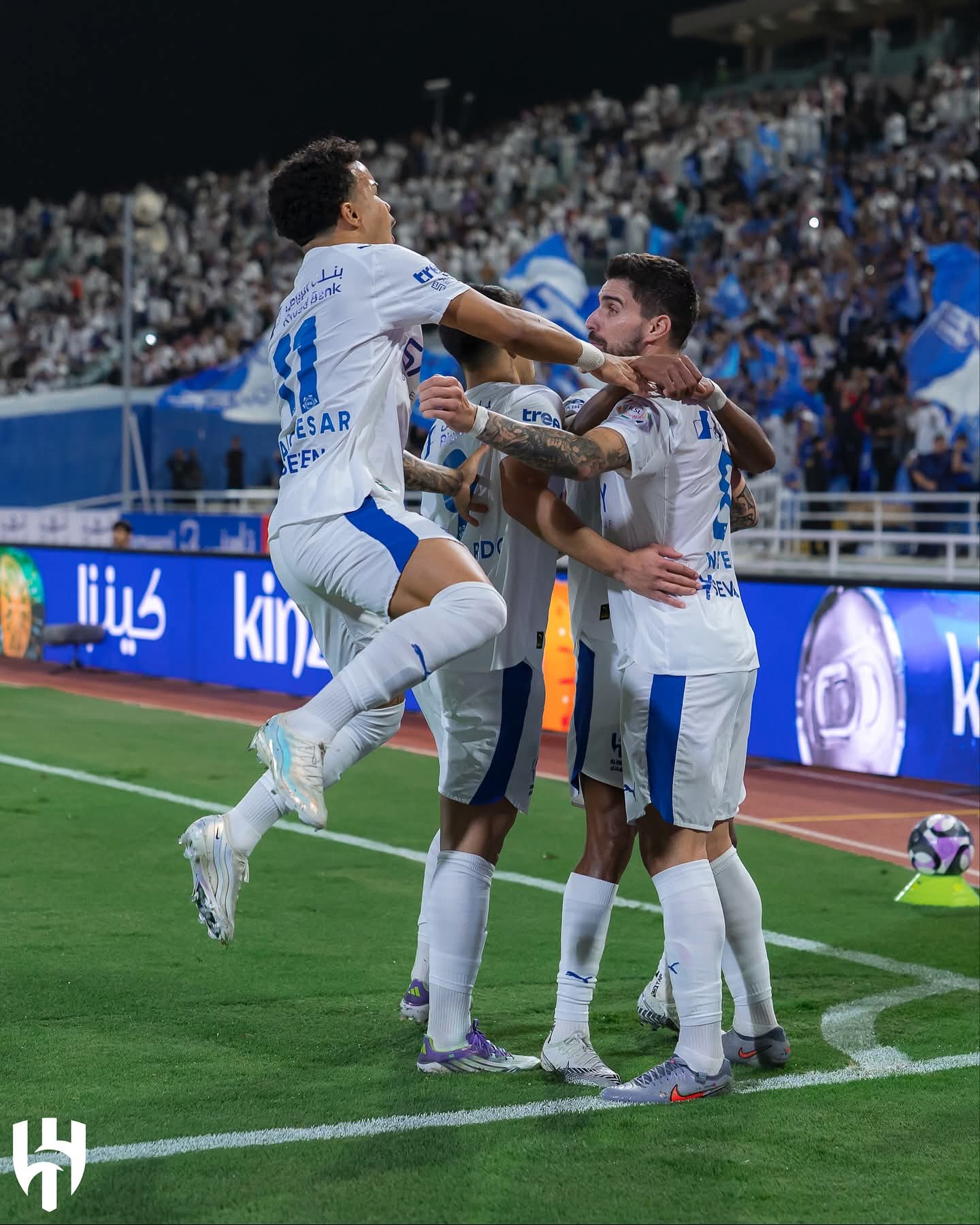  هل يرحل ساحر الوسط؟ عمالقة أوروبا يستعدّون لخطف نجم الهلال