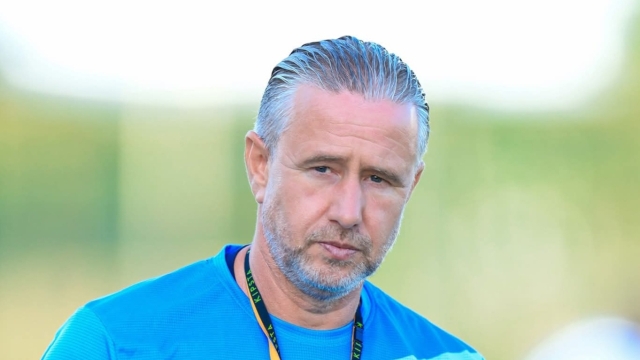 أزمات مفاجئة تقلق مدرب الهلال قبل مواجهة مولودية الجزائر