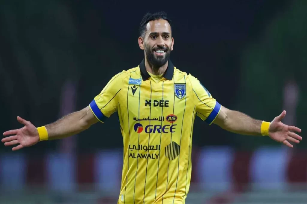 لاعب التعاون سلطان مندش.