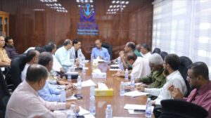 اخبار المناطق – اجتماع شامل في ميناء المكلا لبحث تقييم الاحتياجات الصحية واستعداد الطواقم.