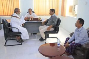 اخبار المناطق – العمودي والصاري يبحثان متطلبات الخدمات الصحية في مديرية زمخ ومنوخ الصحراوية