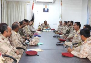 اخبار المناطق – قائد المنطقة العسكرية السادسة، اللواء حنتف، يجتمع بقادة الوحدات.