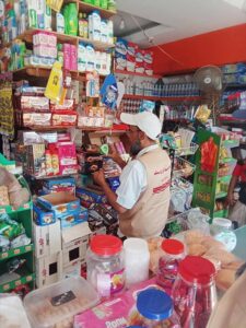 اخبار عدن – إدارة الصناعة والتجارة في خور مكسر تواصل زياراتها الميدانية لمراقبة الأسعار.