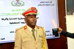 اخبار عدن – العميد الركن خالد ناصر يحصل على درجة الزمالة من أكاديمية الدفاع الوطني