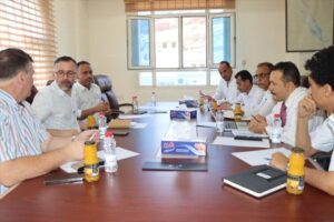 اخبار عدن – الهيئة البحرية تتباحث مع برنامج الأمم المتحدة الإنمائي لتعزيز التعاون في مكافحة污染 المحيطات.