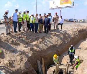 اخبار عدن – باخبيرة والسعيدي وناجي يتفقدون تقدم مشروع الخط الاستراتيجي للصرف الصحي