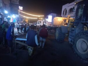 اخبار عدن – تحت إشراف مدير المديرية عواس الزهري.. حملة واسعة لإزالة المخالفات في شارع الثقا