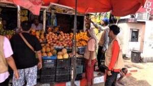 اخبار عدن – حملة متميزة لرصد وتنظيم الأسواق من قبل مكتب الصناعة في خور مكسر