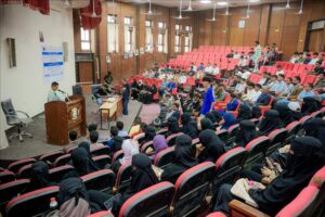 اخبار عدن – كلية الحقوق في جامعة عدن تستضيف ورش عمل حول تعزيز السلام وتبادل الآراء الطلابية.