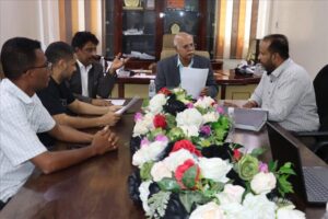 اخبار عدن – لجنة من وزارة النقل تبحث حادث حريق حافلة النقل الجماعي في أبين