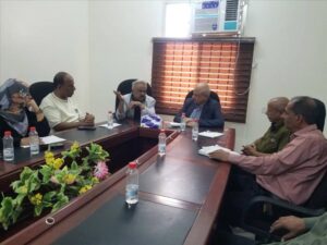 اخبار عدن – مدير مكتب المنظومة التعليمية الفني في عدن يلتقي بفريق التوجيه والرقابة الرئاسي