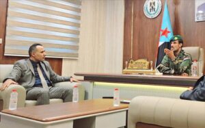 اخبار عدن – وكيل وزارة الإدارة المحلية يلتقي قائد قوات الحزام الأمني لبحث مجموعة من القضايا.