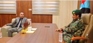 اخبار عدن – وكيل وزارة الإدارة المحلية يناقش مع قائد قوات الحزام الأمني في عدن مجموعة من القضايا