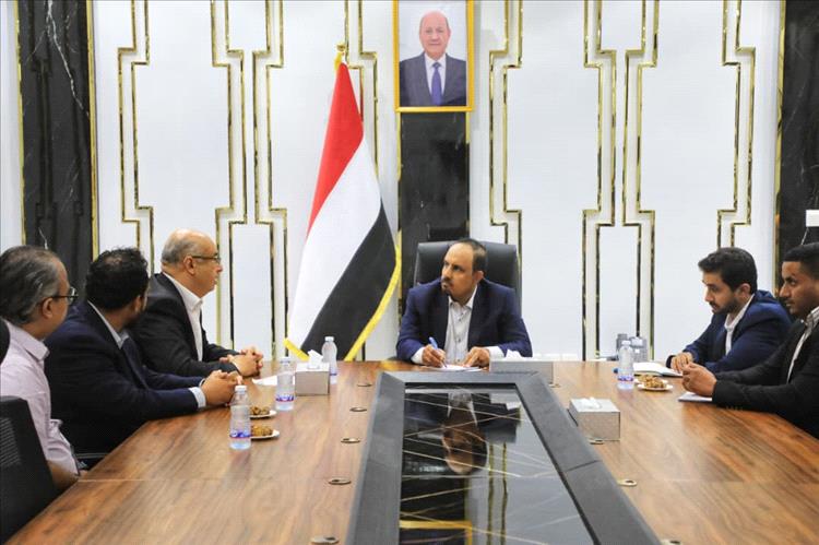 محافظ حضرموت يبحث مع وفد منظمة اليونيسكو تعزيز التعاون في حماية التراث الثقافي