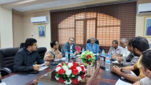 اخبار وردت الآن – محافظ لحج يلتقي بمديري المديريات لمناقشة المشاريع المقترحة في الخطة التنموية