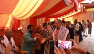 اخبار وردت الآن – وفد من المجلس الأعلى للمقاومة الشعبية يزور معسكر اعتصام جرحى تعز ويؤكد دعمه مجددًا