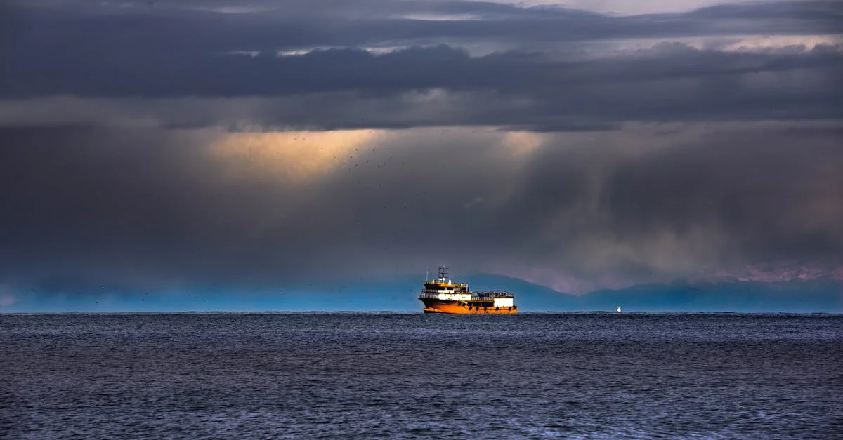 تحولات غير مرئية فوق البحار كيف أثّرت تغييرات مسارات الشحن