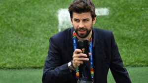 جيرارد بيكيه يرد بشكل مباشر على استفسار “اللعب في السعودية” ويشيد بمستوى احترافية الهلال!