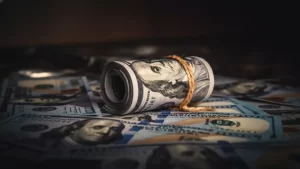 «حالة نادرة من الاستقرار النقدي في اليمن» الدولار والريال السعودي يتثبتان عند 1630 و428 – الآن نيوز