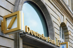 دويتشه بنك يعود لتداول الذهب مع تحقيق أرباح وفيرة