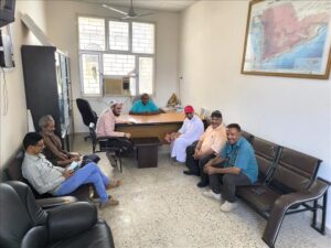 محافظة الاخبار – قوات درع الوطن تعزز تواجدها الإنساني من خلال زيارة رسمية لكلية ردفان الجامعية