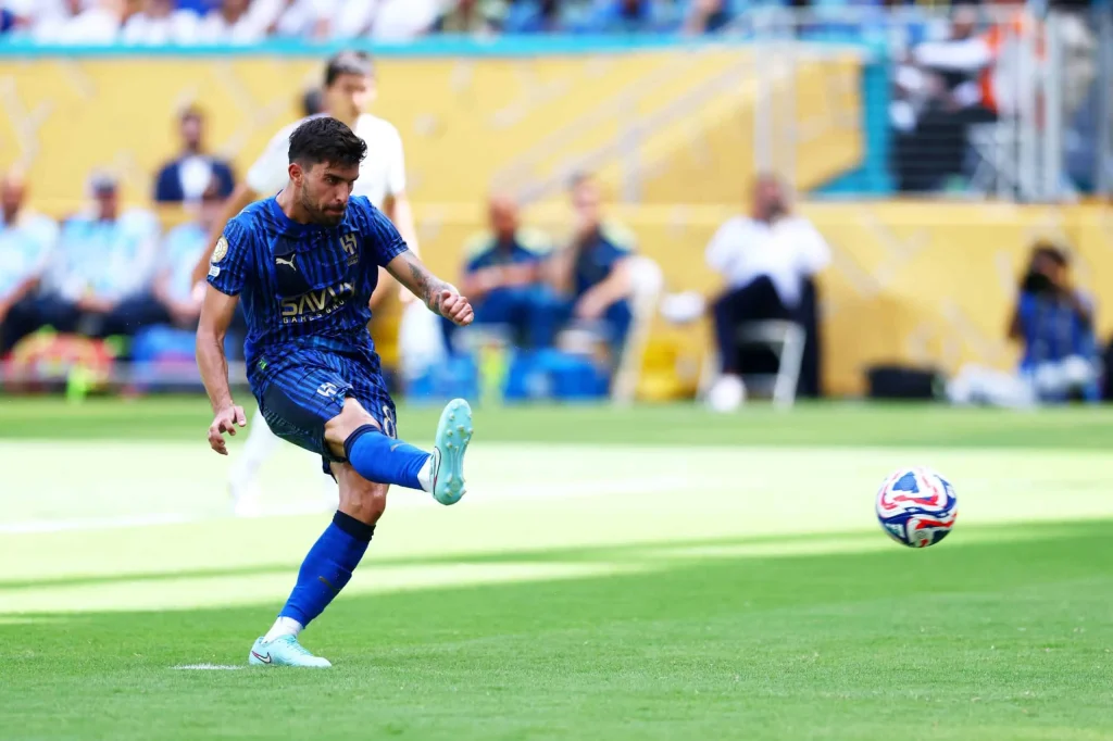 نيفيز بين البريميرليج وروشن.. أرقام تسرد قصة تحوله مع الهلال - 365Scores