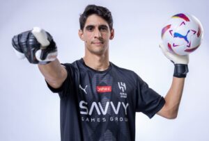 ياسين بونو يحصل على جائزة أفضل حارس مرمى في إفريقيا لعام 2025