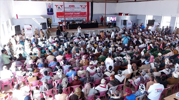 لقاء موسع لمشائخ ووجهاء الحجرية يؤكد دعم الرئيس العليمي واستمرار المقاومة الشعبية حتى إنهاء الانقلاب الحوثي