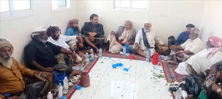 بتوجيهات المحافظ ابن الوزير.. الوكيل باعوضة يلتقي مشايخ آل باقطمي بسبب خلاف في الخزمة