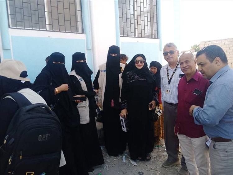 السباعي تتفقد مجمع البريقة الصحي ومركز الطوارئ التوليدية