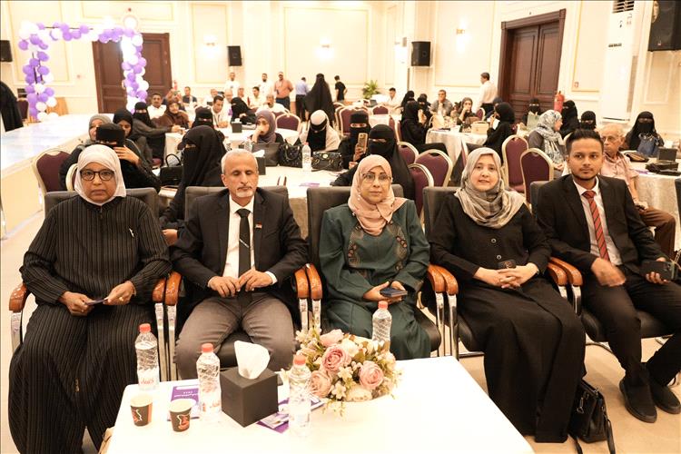 الشبحي ممثل وزارة الصحة وكيل قطاع السكان يحضر الاحتفال باليوم العالمي للطفل الخديج بعدن