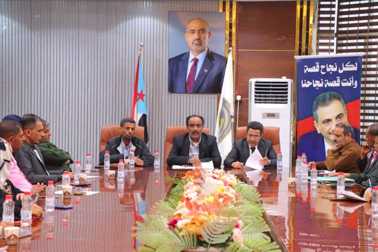 تنفيذي خور مكسر يعقد اجتماعه الدوري ويؤكد تأييده لخطوات اللواء الزُبيدي