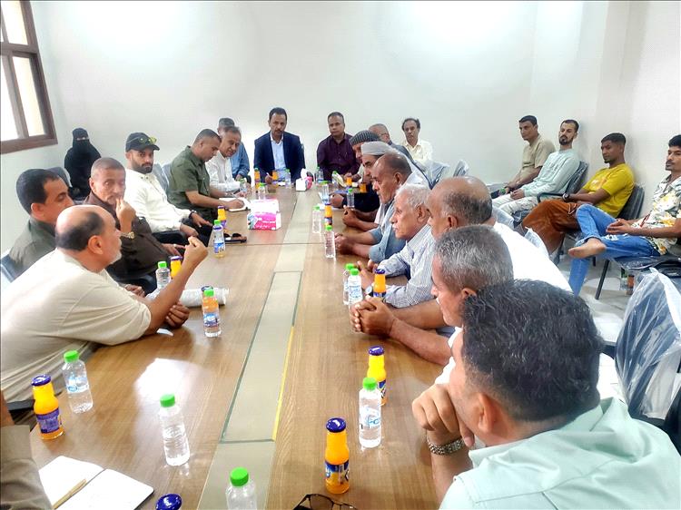 وزارة الزراعة والثروة السمكية تبحث في عدن إجراءات عاجلة لضبط أسعار الأسماك واستقرارها في الأسواق