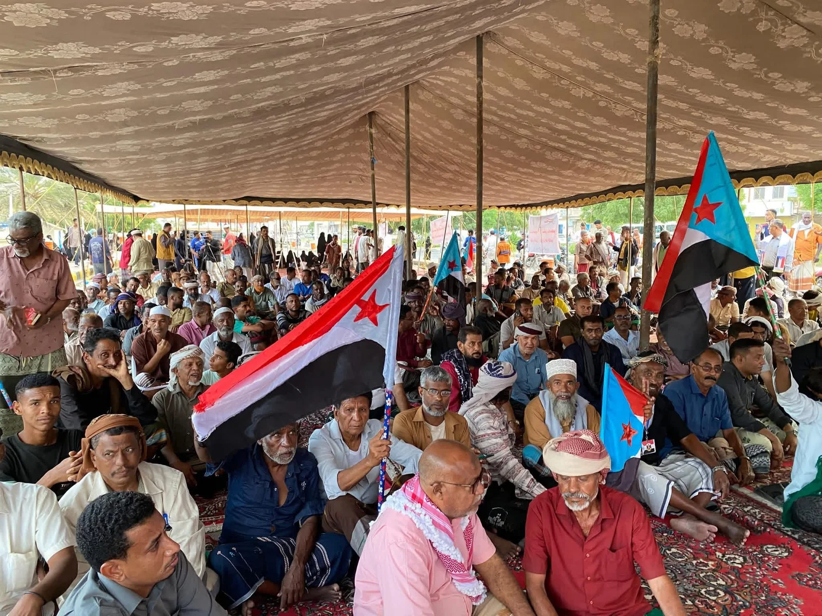 الغارديان هيمنة القوات المدعومة من الإمارات على جنوب اليمن تهيئ