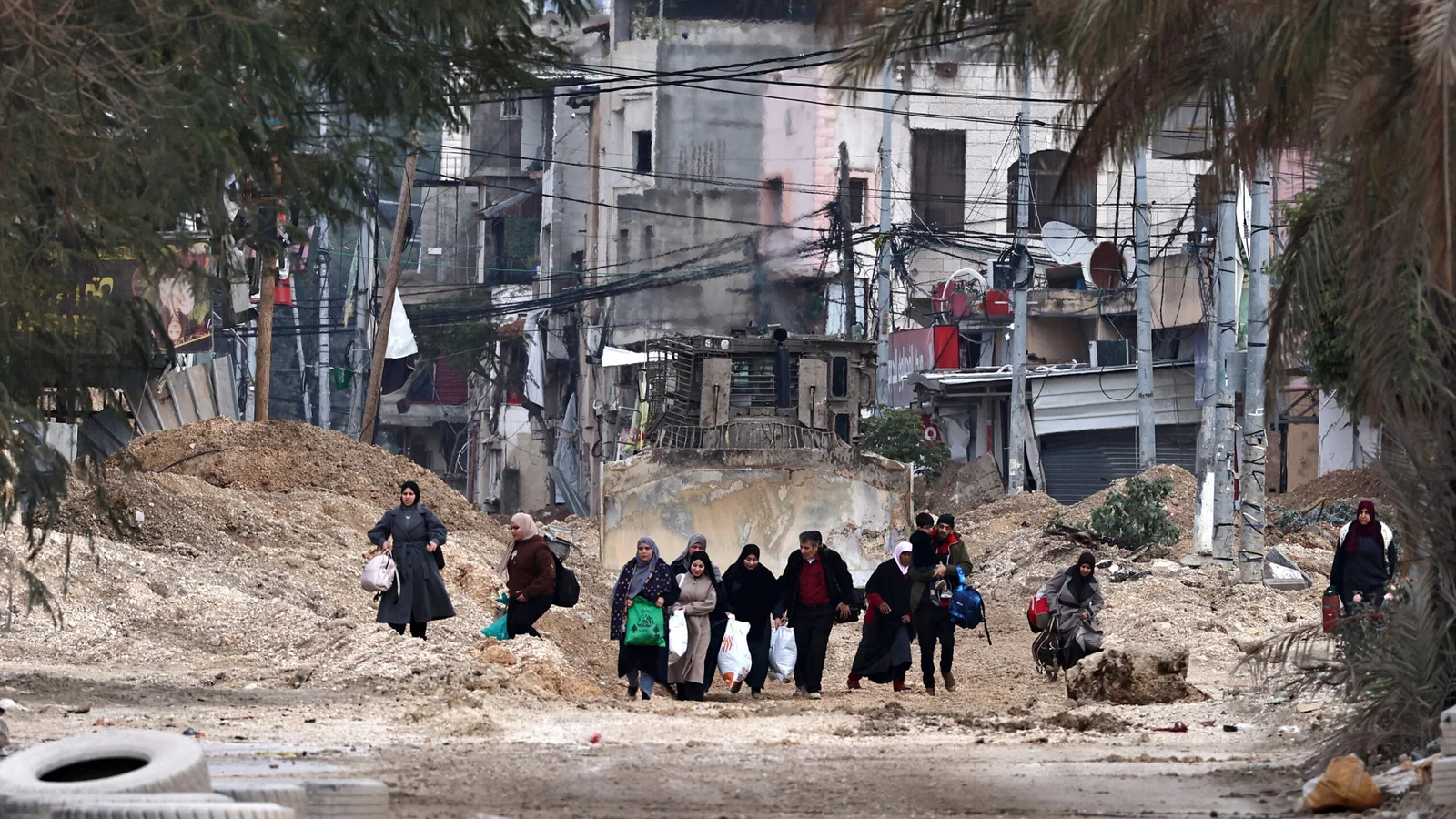 بين نفي سكان غزة وبناء المستوطنات في الضفة الغربية فلسطين
