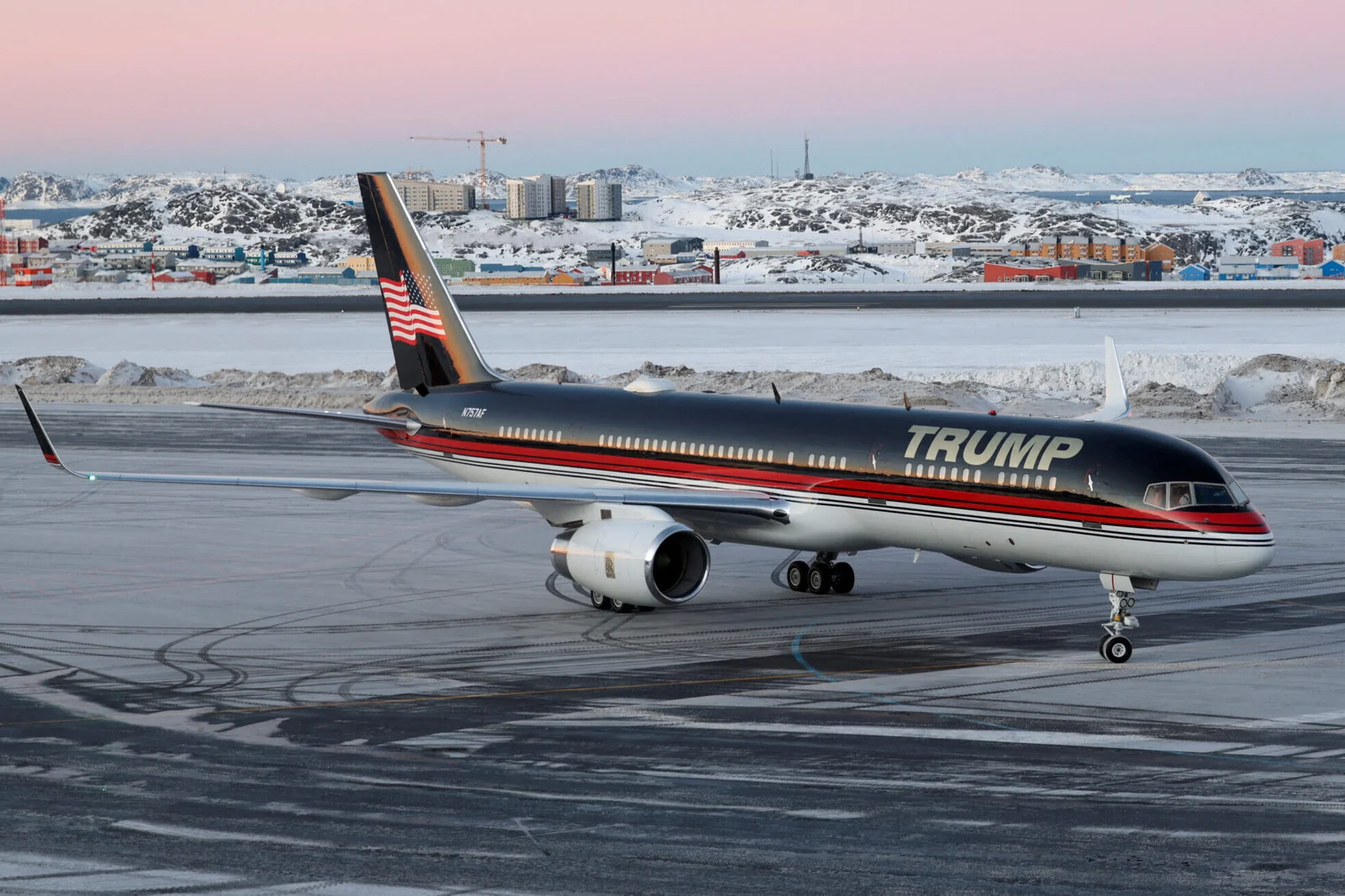 ترامب يعود من جديد نحن نعتزم السيطرة على جزيرة غرينلاند