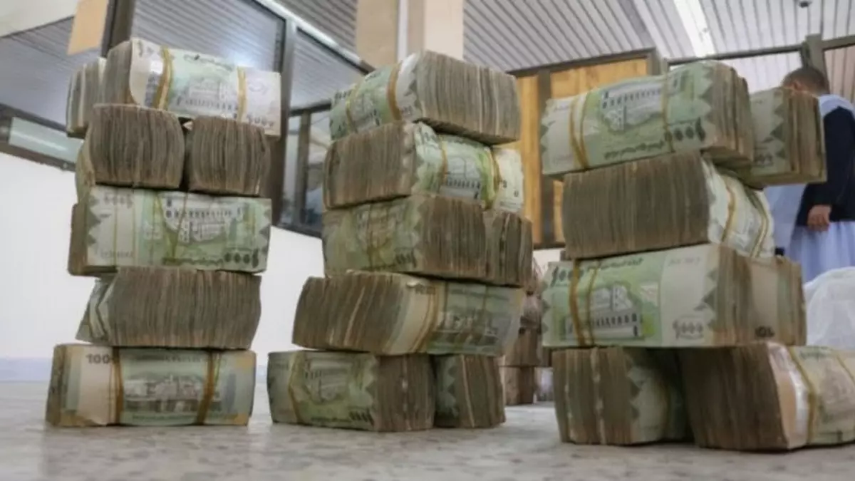 صادم: الدولار ينفجر في اليمن... الفجوة السعرية تصل 600% والمواطن يدفع الثمن!