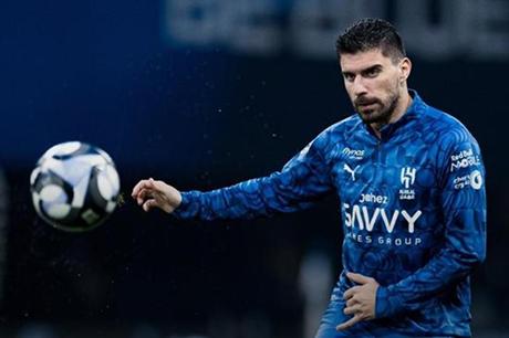 وست هام يستهدف التعاقد مع نيفيز بطلب من سانتو - ملاعب