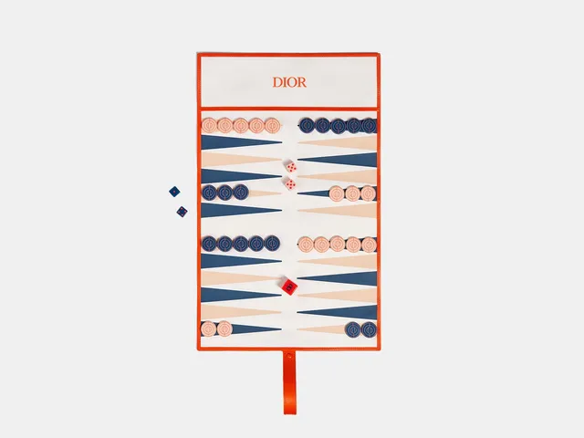 ٧ مجموعات ألعاب فاخرة للعب في المنزل وعلى الطريق